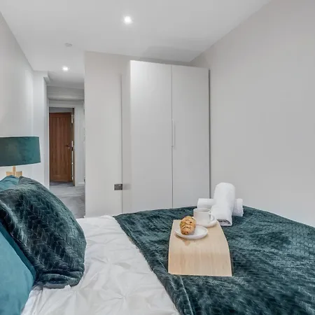 Florence Street Apartment